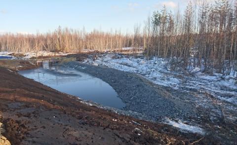 Lietteenkeuruuallas. Käyttöönoton jälkeen vesi nousee altaassa ja siihen johtavassa uomassa noin 60 senttiä